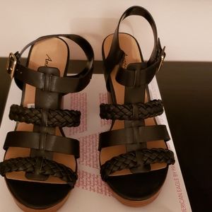 Dress, open toe shoes